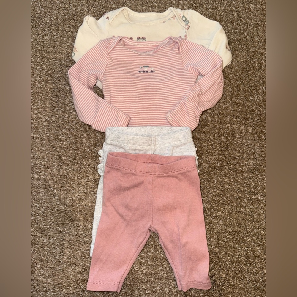 Baby onesie set choo-choo train themed